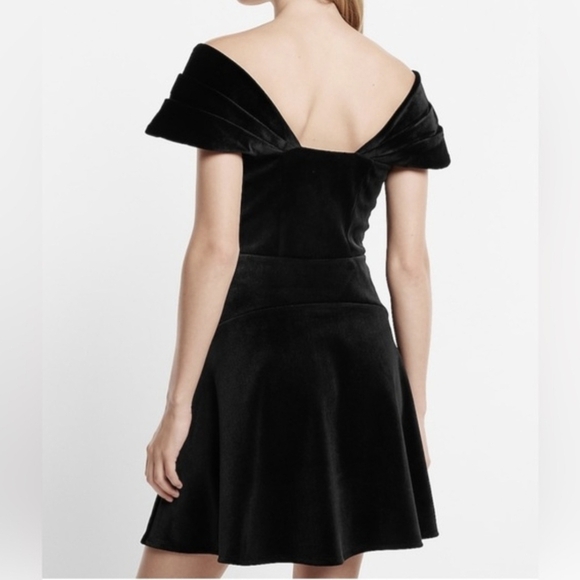 🔆 Express Black Velvet Off-Shoulder Mini Dress, Small - Picture 2 of 5
